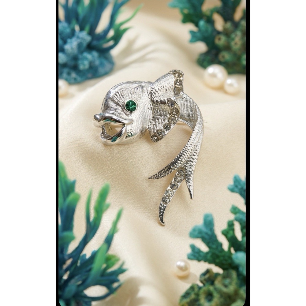 Vintage 11 W 30th St Dodds Silver Green Rhinestone Angel Fish Brooch Pin 50's 60